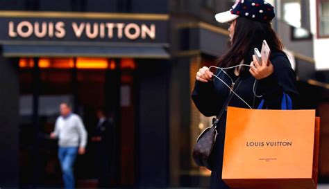 Find Louis Vuitton Stores in Uruguay 